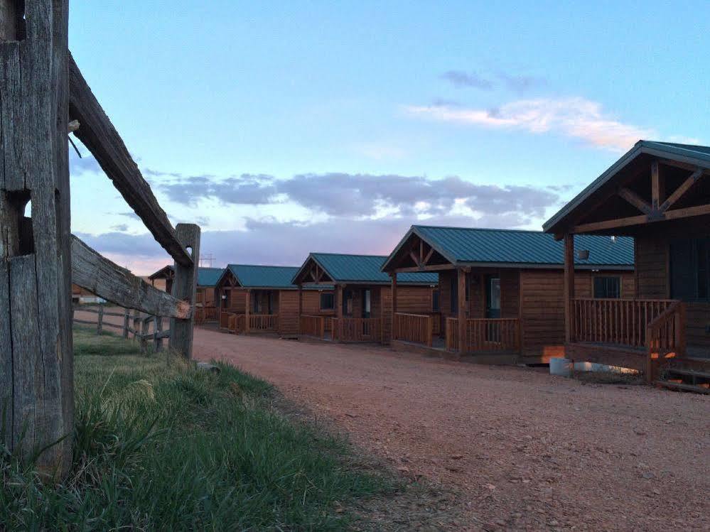 Mountain Ridge Hotel Watford City Exterior photo